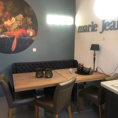 Alojamento de Acomodação e Pequeno-almoço Marie Jean D'hôtes&gîte 4*
