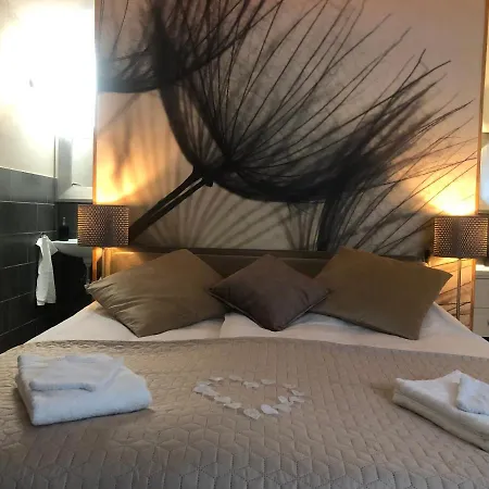 Marie Jean D'hotes & 4*