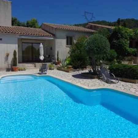 Marie Jean D'hotes & Bed & Breakfast Oupia