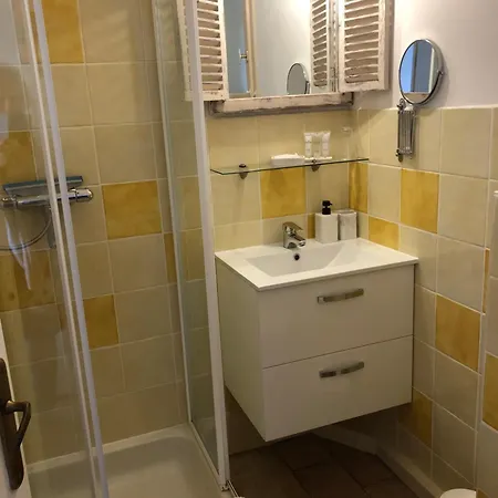 Marie Jean D'hotes & Bed & Breakfast 4*