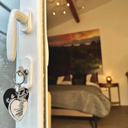 Marie Jean D'hotes & Bed & Breakfast Oupia