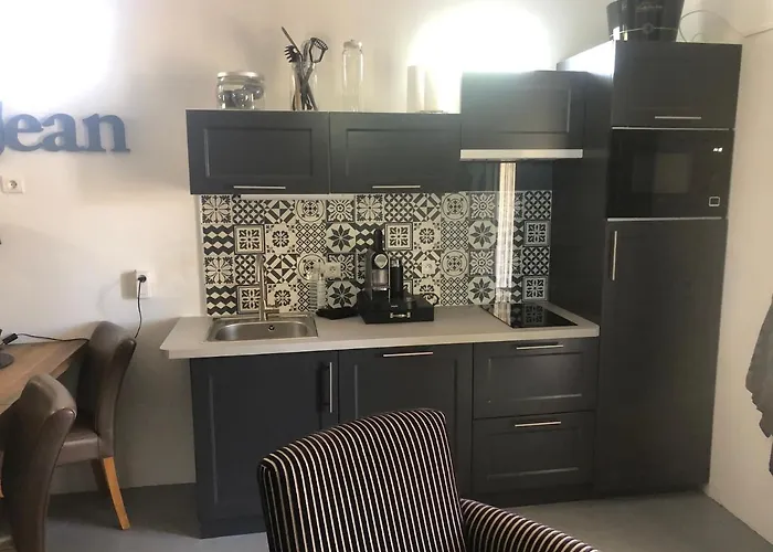 Marie Jean D'hotes & 4*