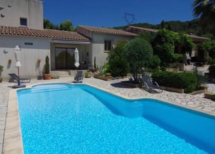 Marie Jean D'hotes & Bed & Breakfast Oupia